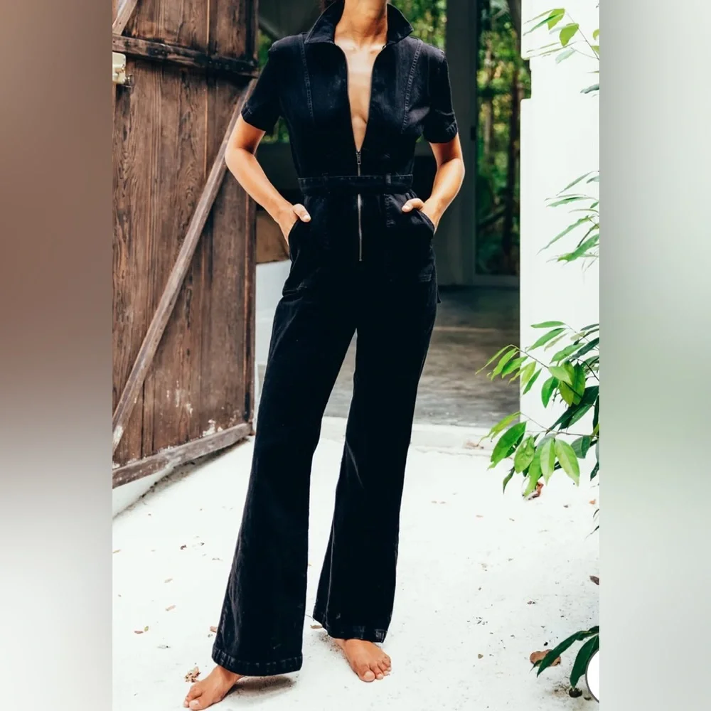Chic Black Women's Jumpsuit - Picture 1 of 8